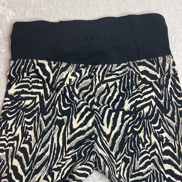 Stronger Black and White Zebra pattern Leggings Size S - Picture 4 of 5